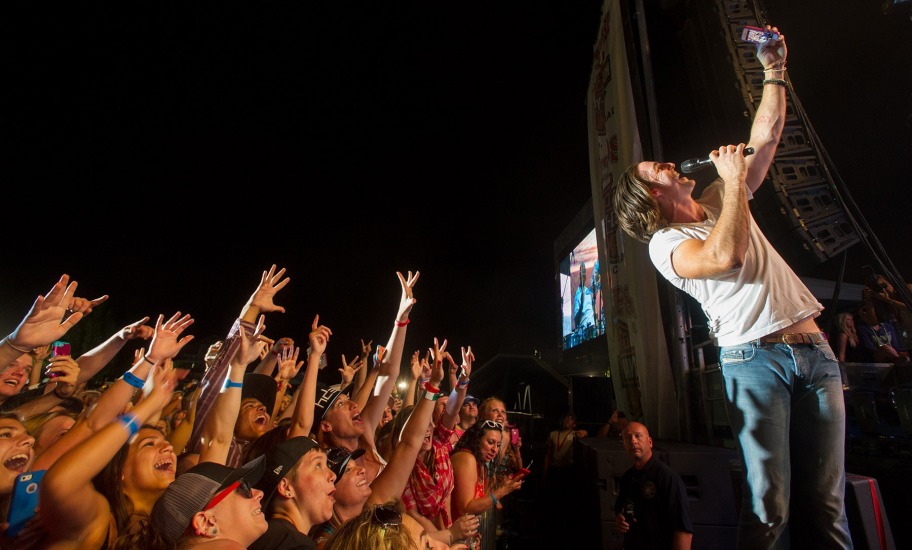 Jake Owen Selfie